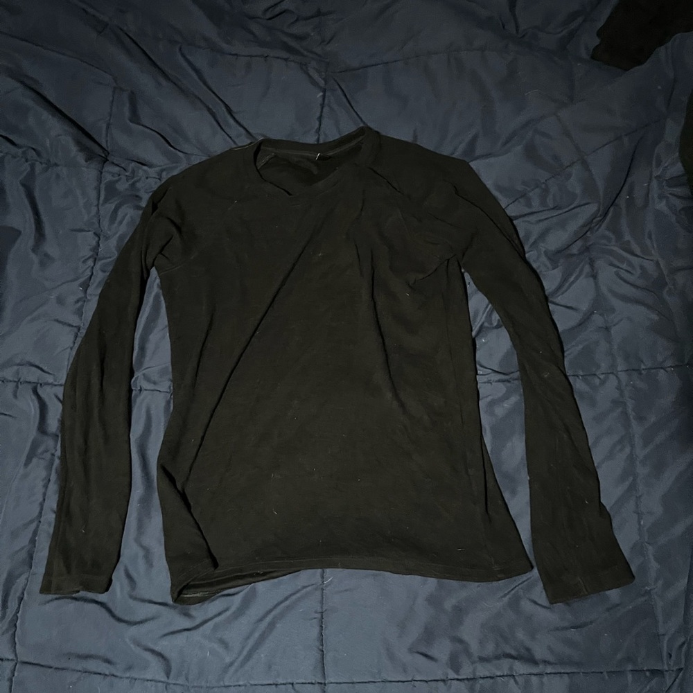 2 Uniqlo Women’s Long Sleeve Shirts